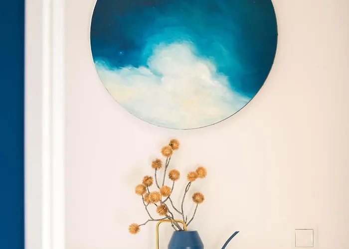 Blue In Center